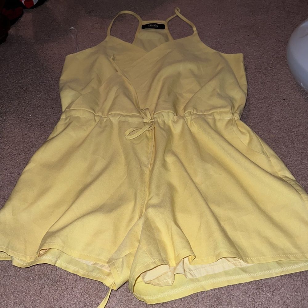 ‎Lulus large yellow romper - Picture 3 of 9
